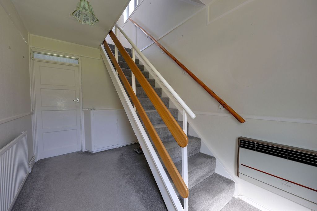 Property photo 2 of 28