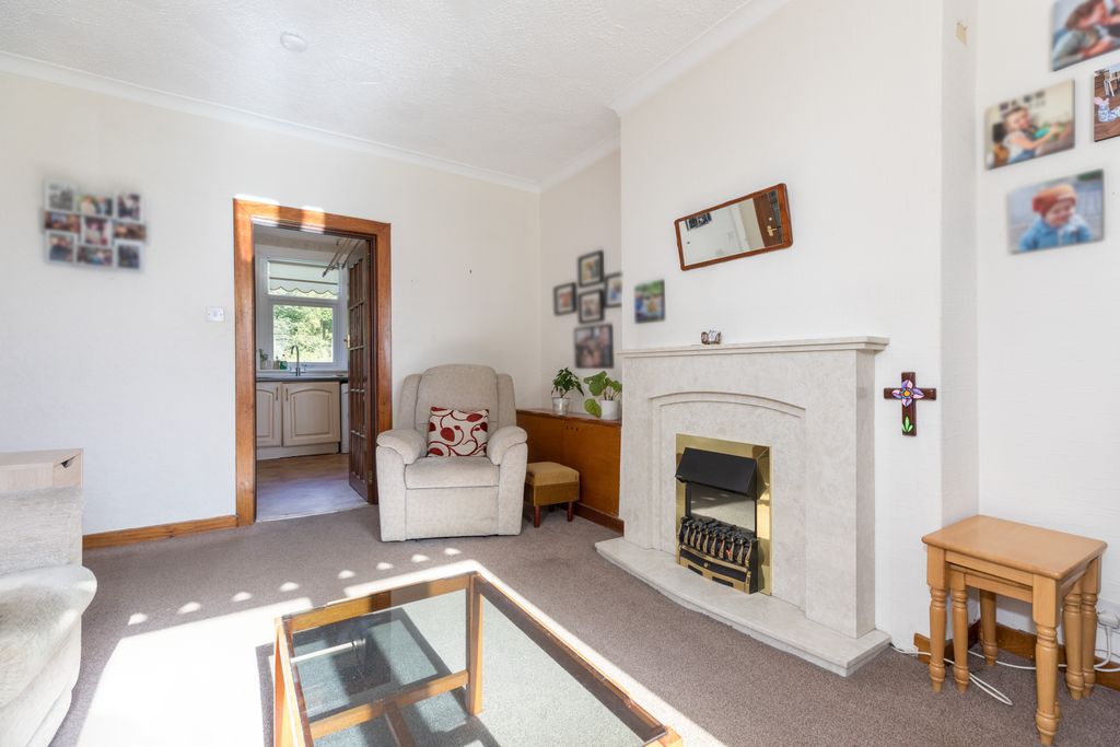 Property photo 3 of 17 26 Walnut Road_006