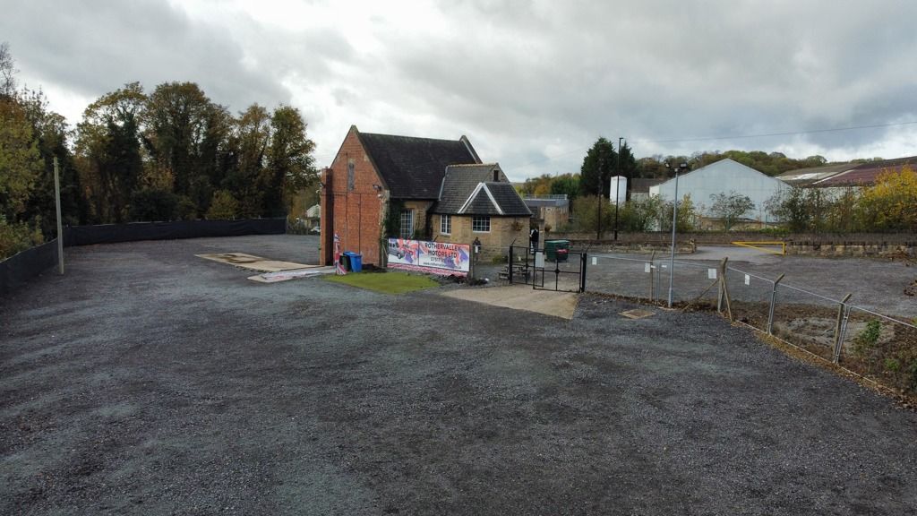 Property photo 3 of 10 Photo 5