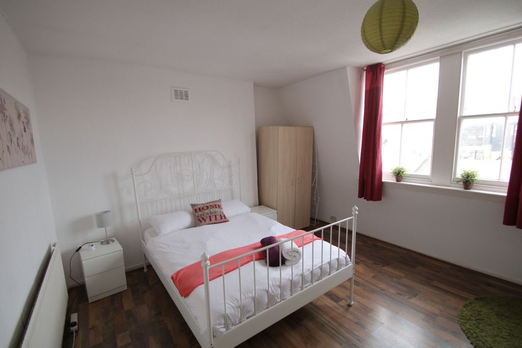 Property photo 2 of 8 Photo 9