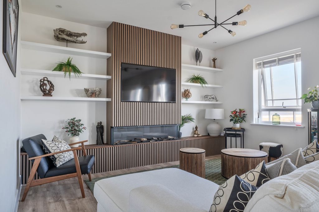 Property photo 3 of 17 Lounge