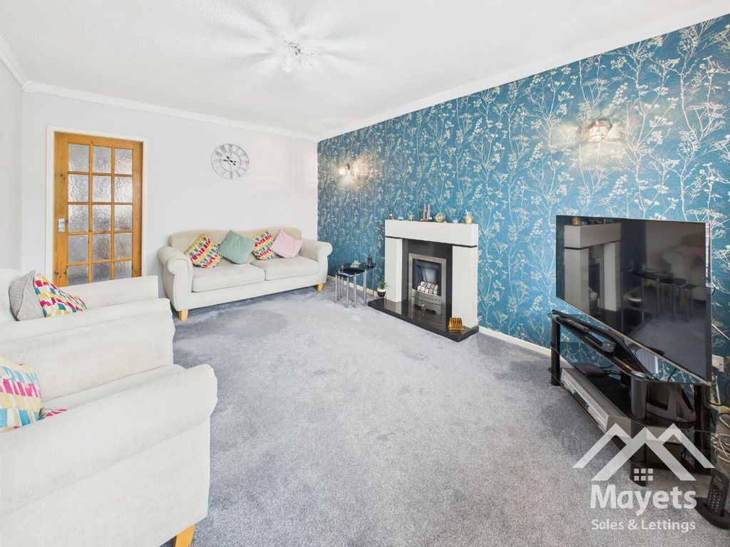 Property photo 2 of 23