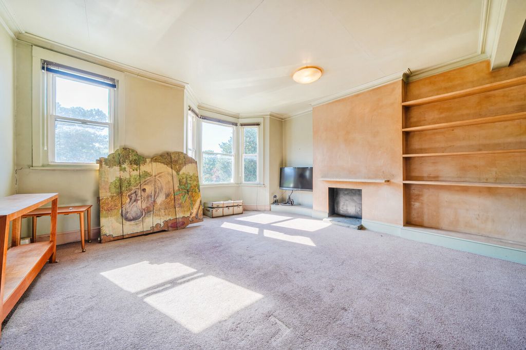 Property photo 2 of 21 1513016-13-1A0395...