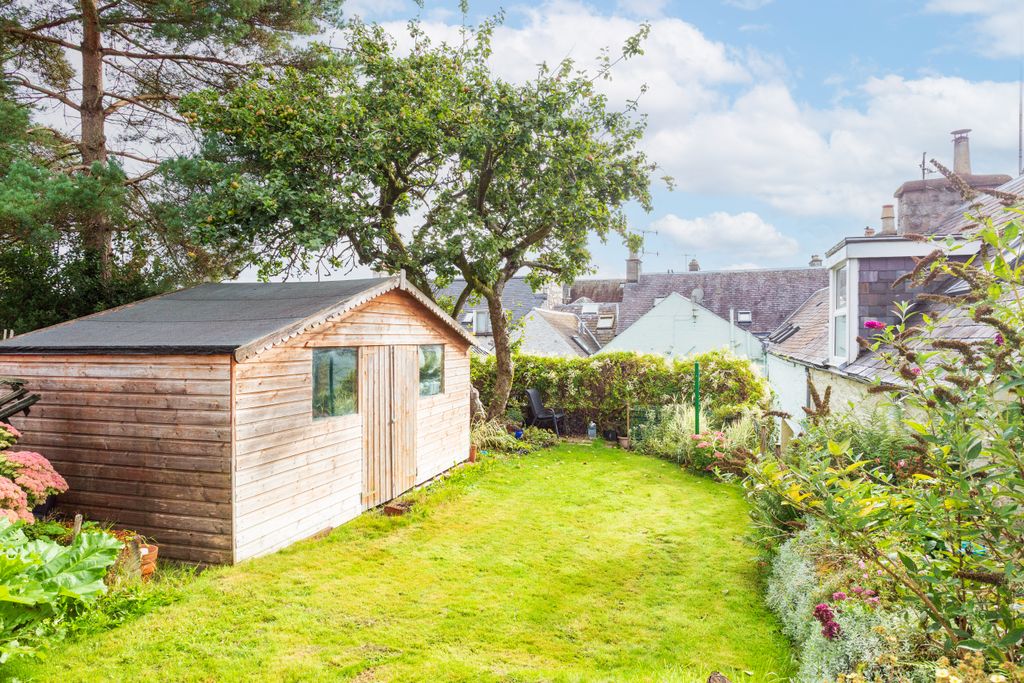 Property photo 2 of 24 Rear Garden