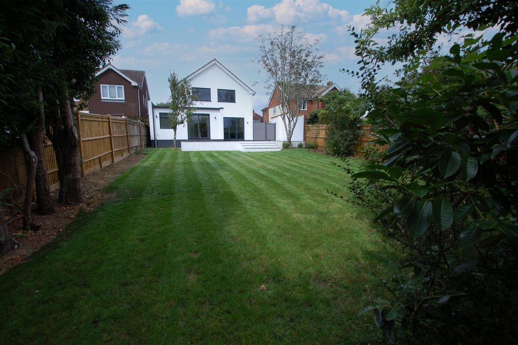 Property photo 2 of 35