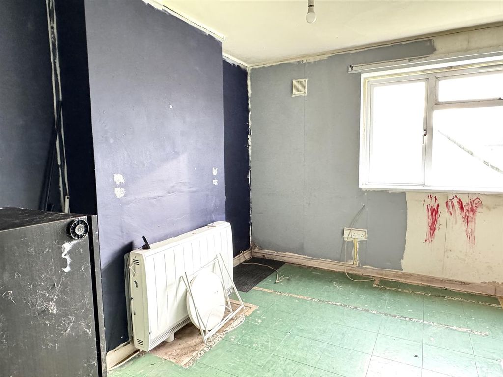 Property photo 2 of 17 Lounge Area