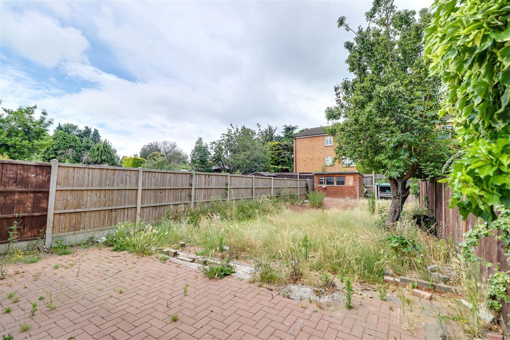 Property photo 2 of 18