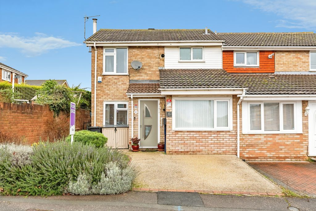 Property photo 2 of 20