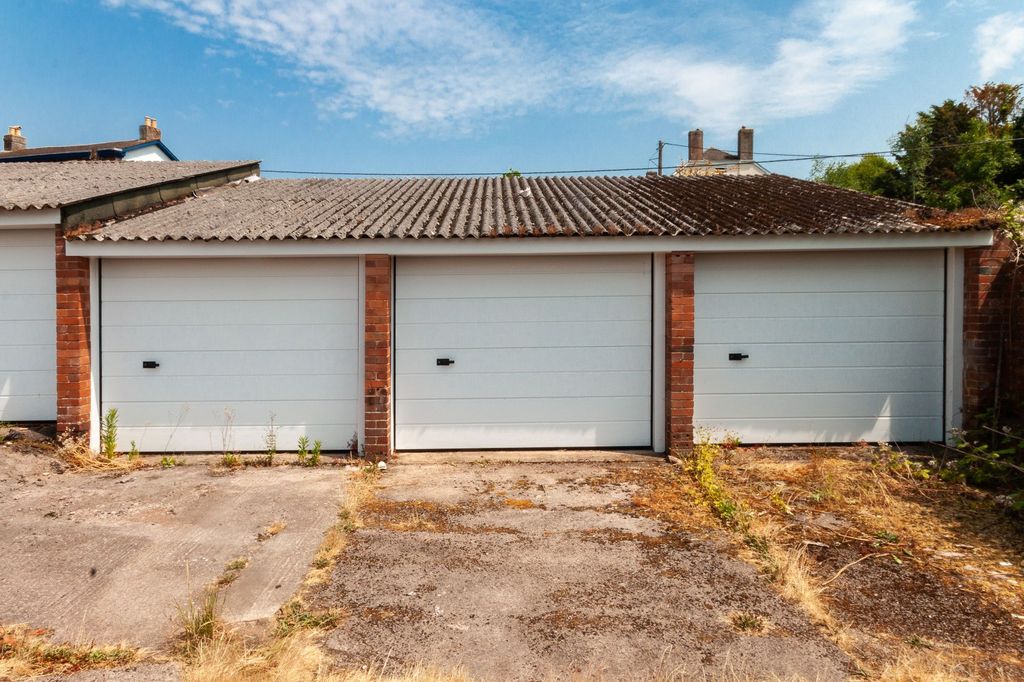 Property photo 1 of 3