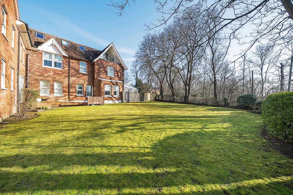 Property photo 3 of 10 External