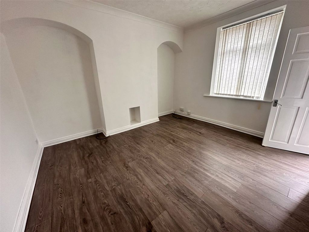 Property photo 3 of 9 Picture No. 10