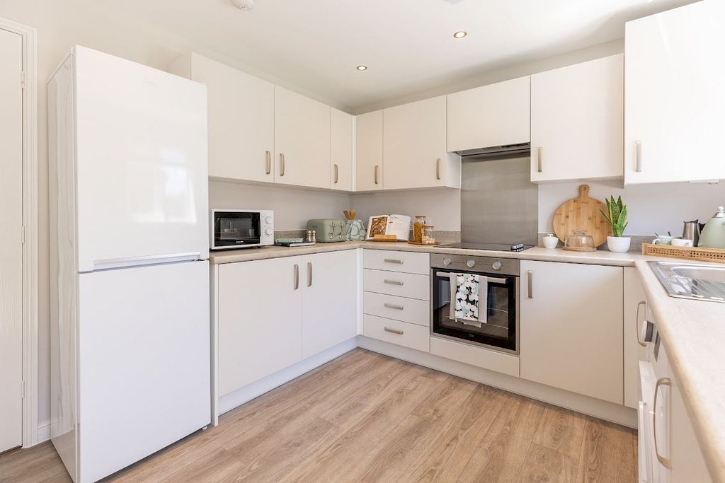 Property photo 2 of 9