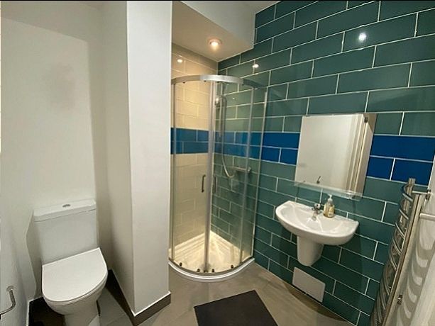 Property photo 2 of 8 Main Room 1 Nov 2024