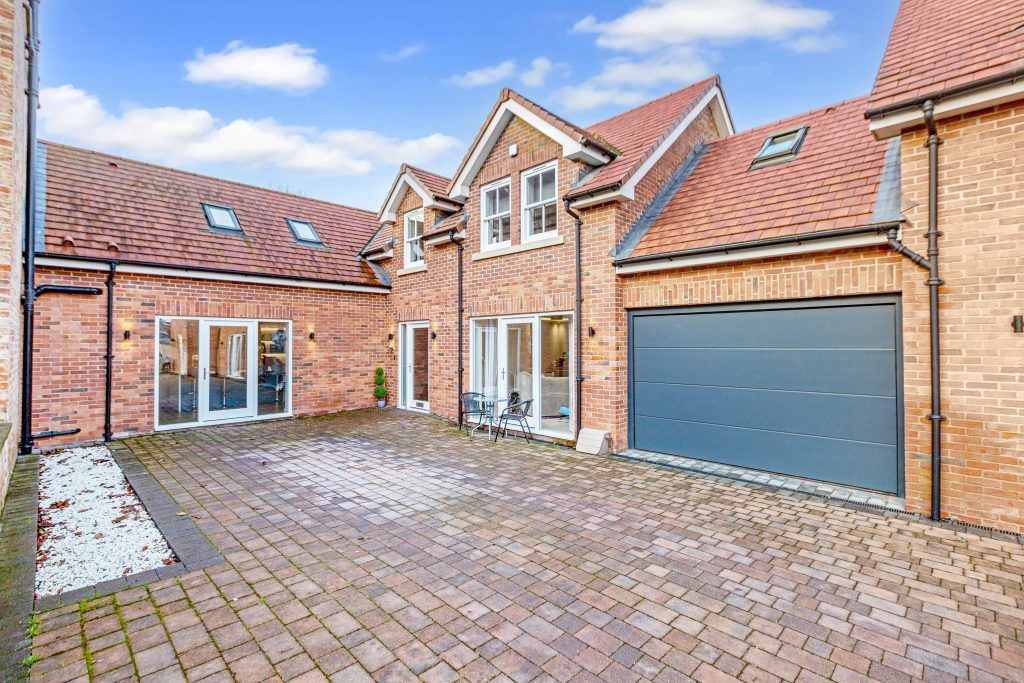 Property photo 1 of 21