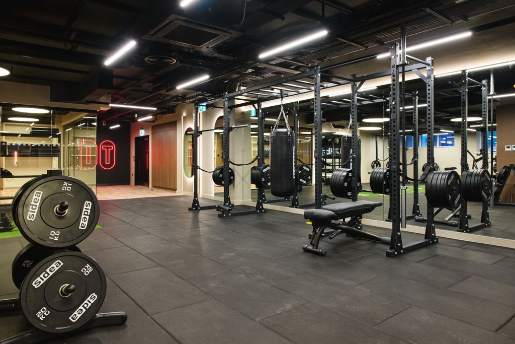 Property photo 2 of 18 2025.11.21_Apo_Th...