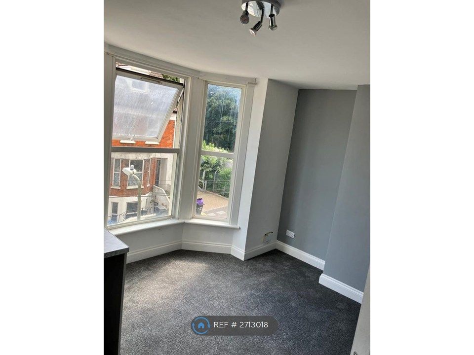 Property photo 2 of 5 Living Room