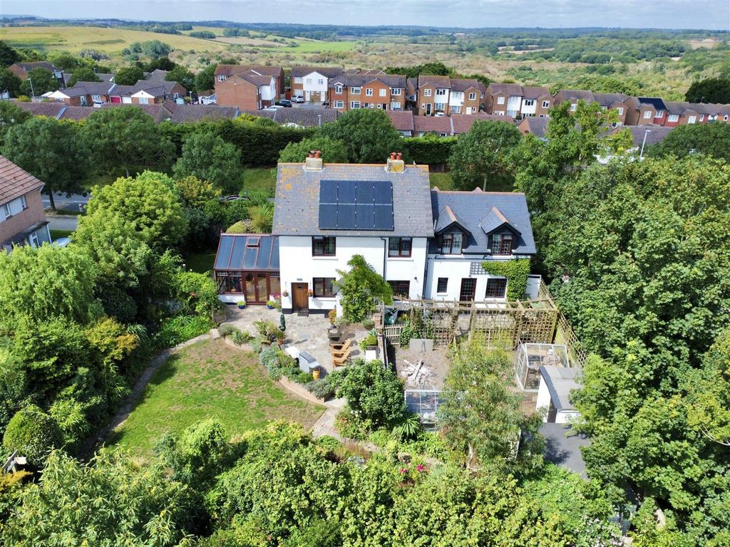 Property photo 1 of 36