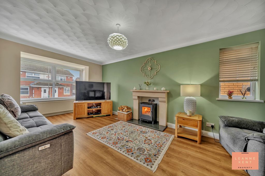 Property photo 2 of 40