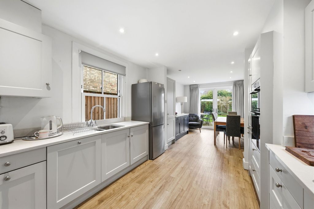 Property photo 2 of 29