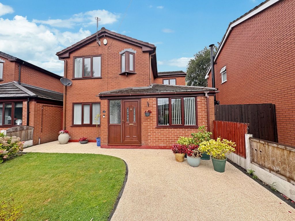 Property photo 1 of 17 Front External