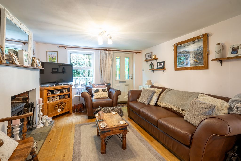 Property photo 2 of 16