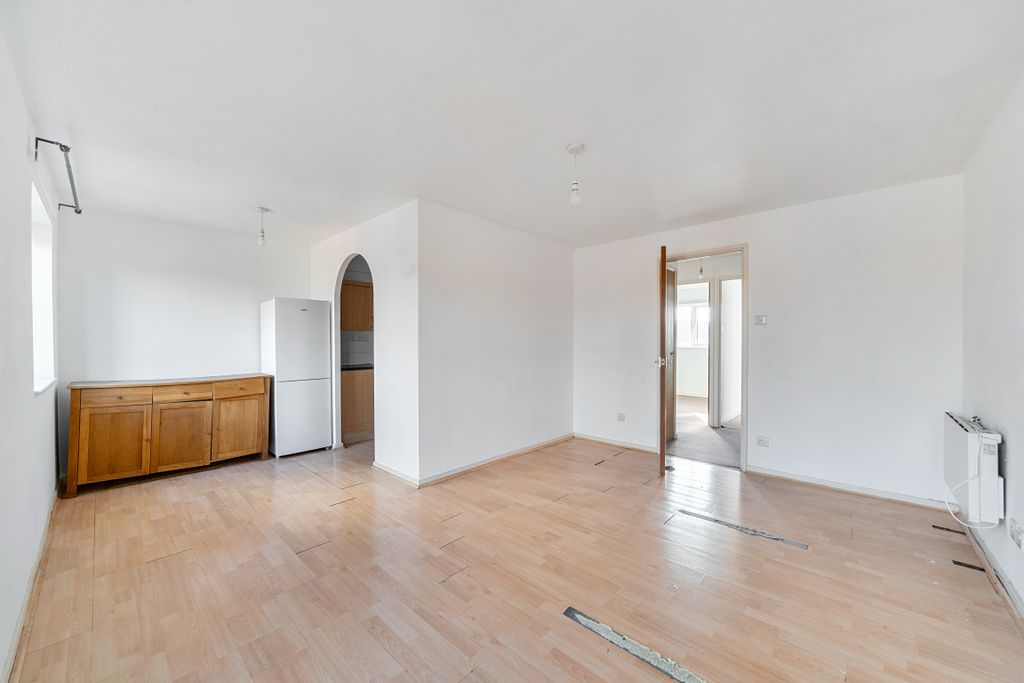 Property photo 2 of 13 153640712