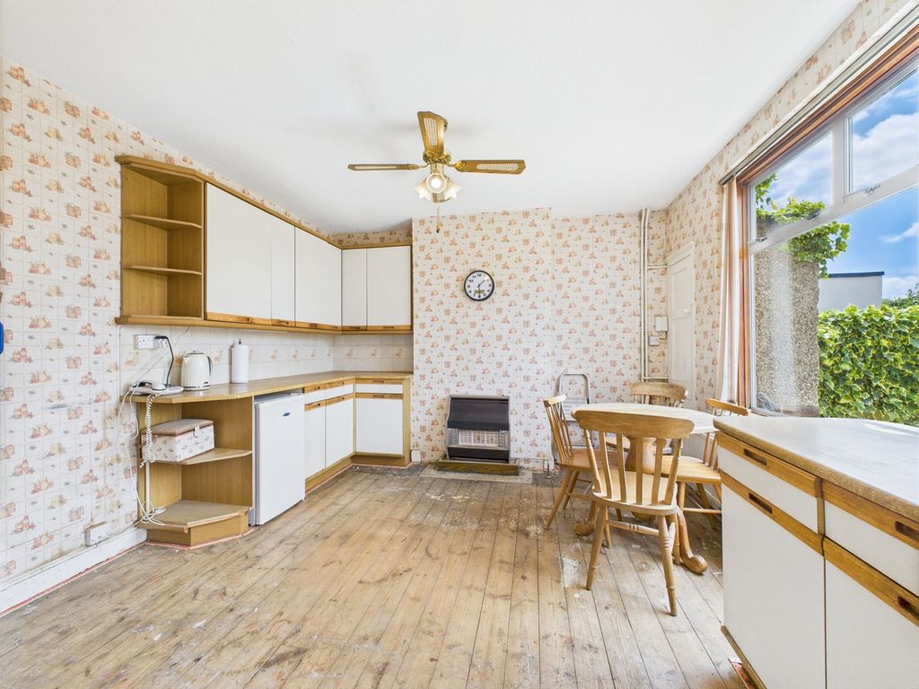 Property photo 3 of 12 Photo 10
