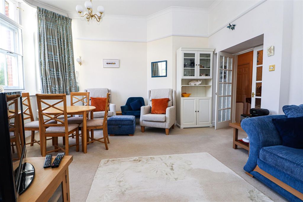 Property photo 3 of 23