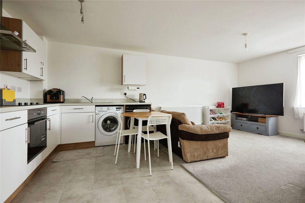 Property photo 3 of 10 Picture No. 04