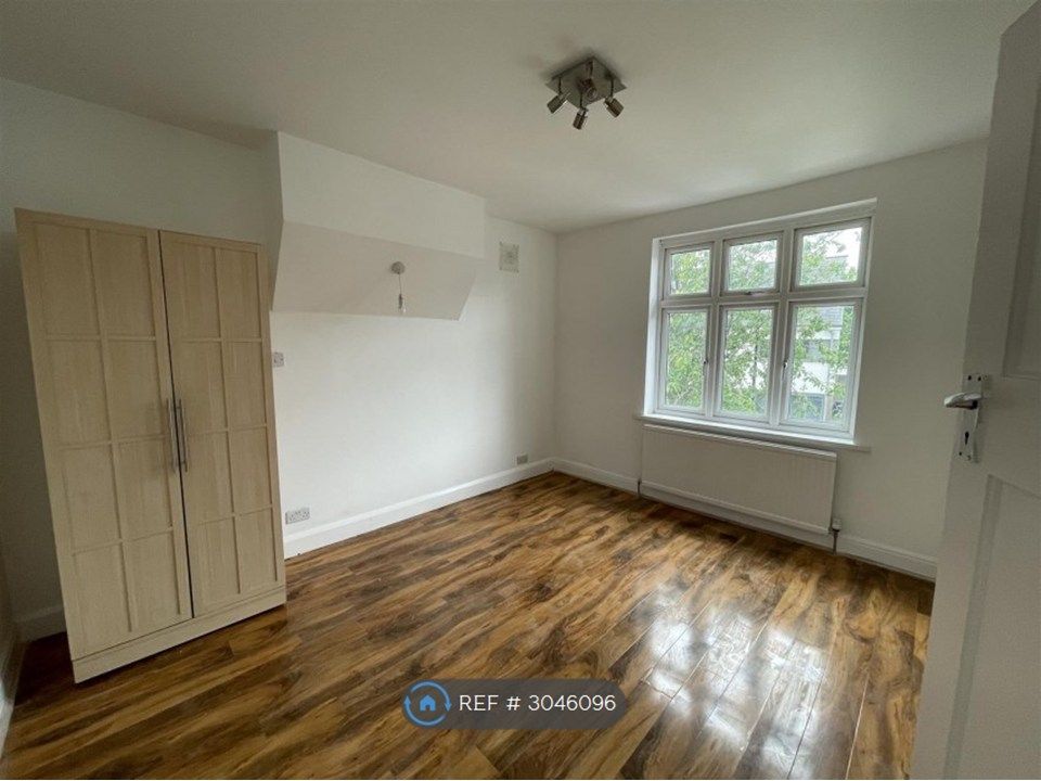 Property photo 2 of 24