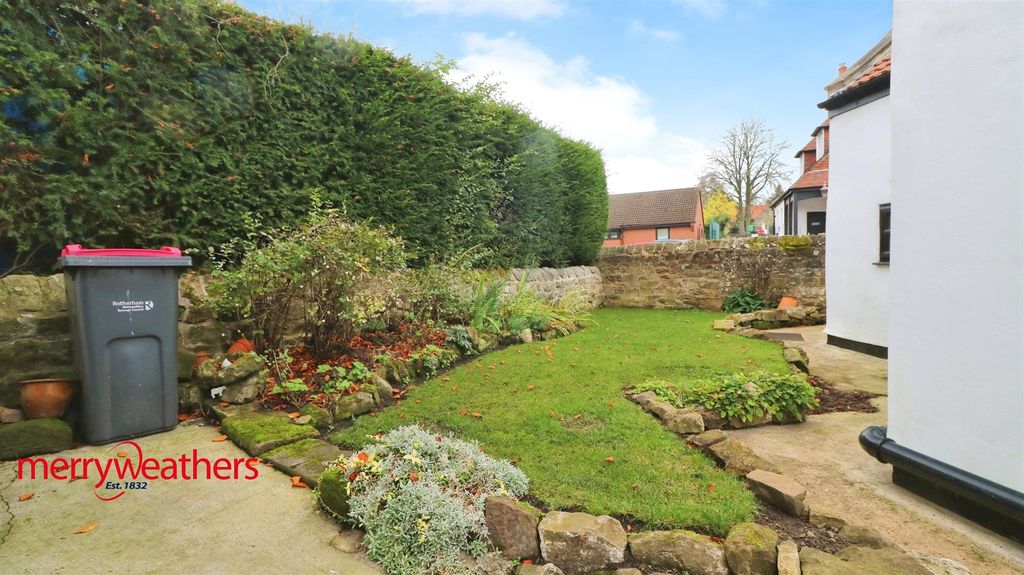 Property photo 2 of 13 Outside