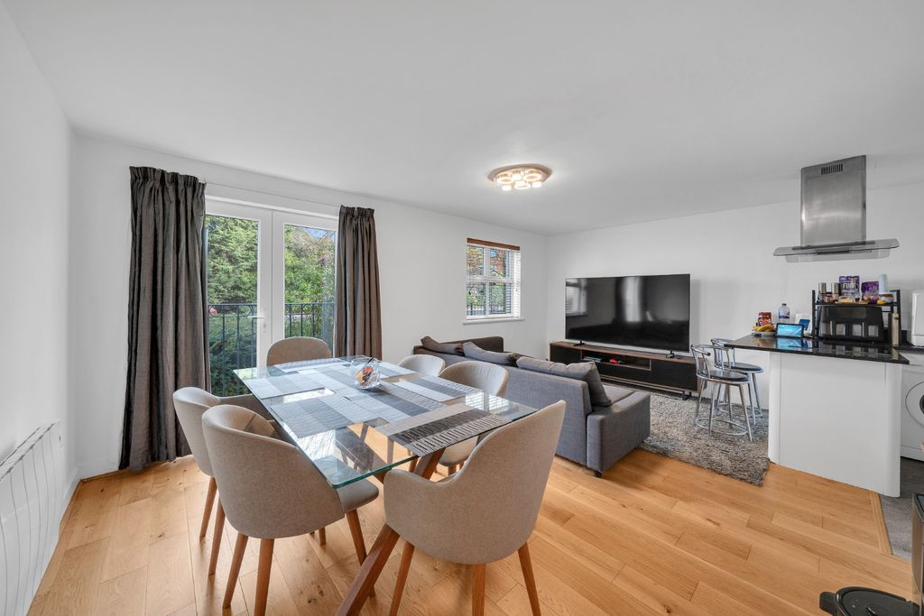 Property photo 2 of 16 4664292