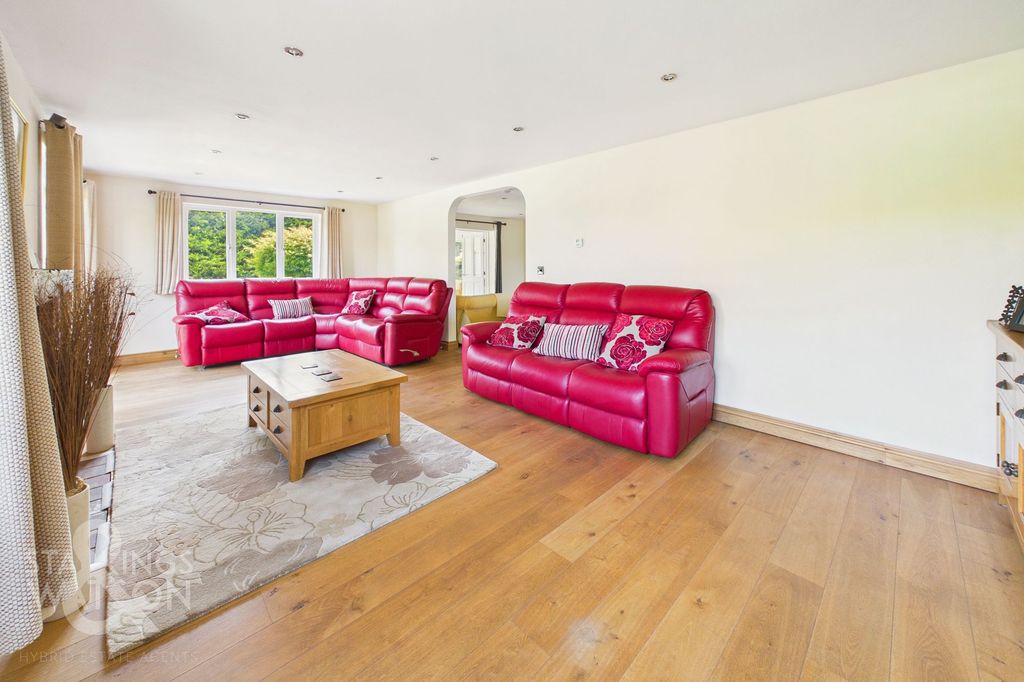 Property photo 3 of 39