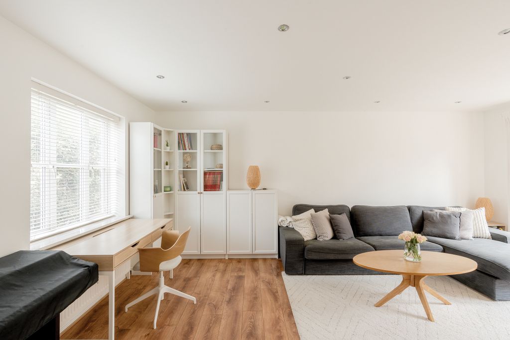 Property photo 1 of 20 Photo 5