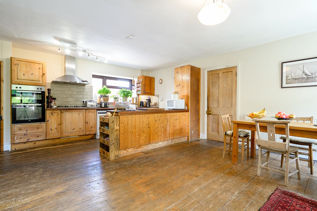 Property photo 3 of 32 Little Treddow-26