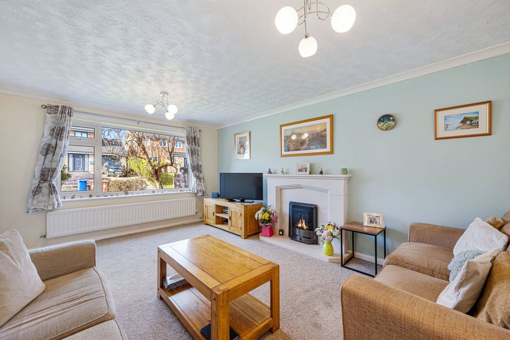 Property photo 3 of 27