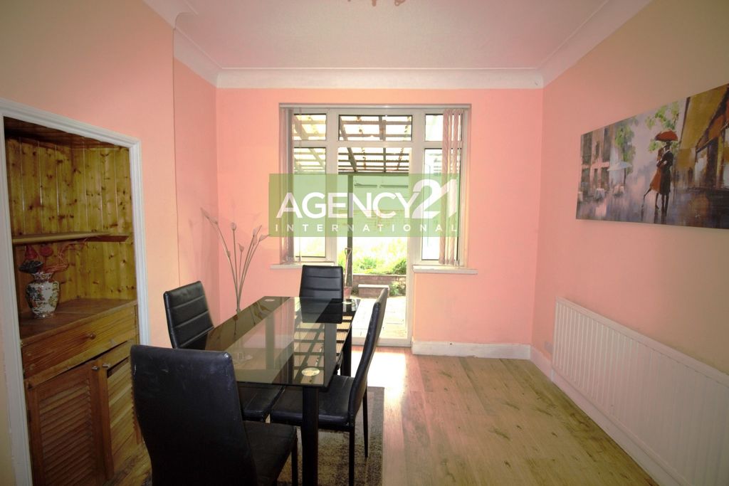 Property photo 3 of 14 Photo 1