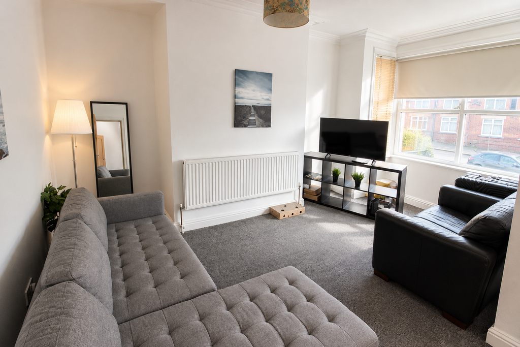 Property photo 1 of 13 Bright Modern Living Room Interior
