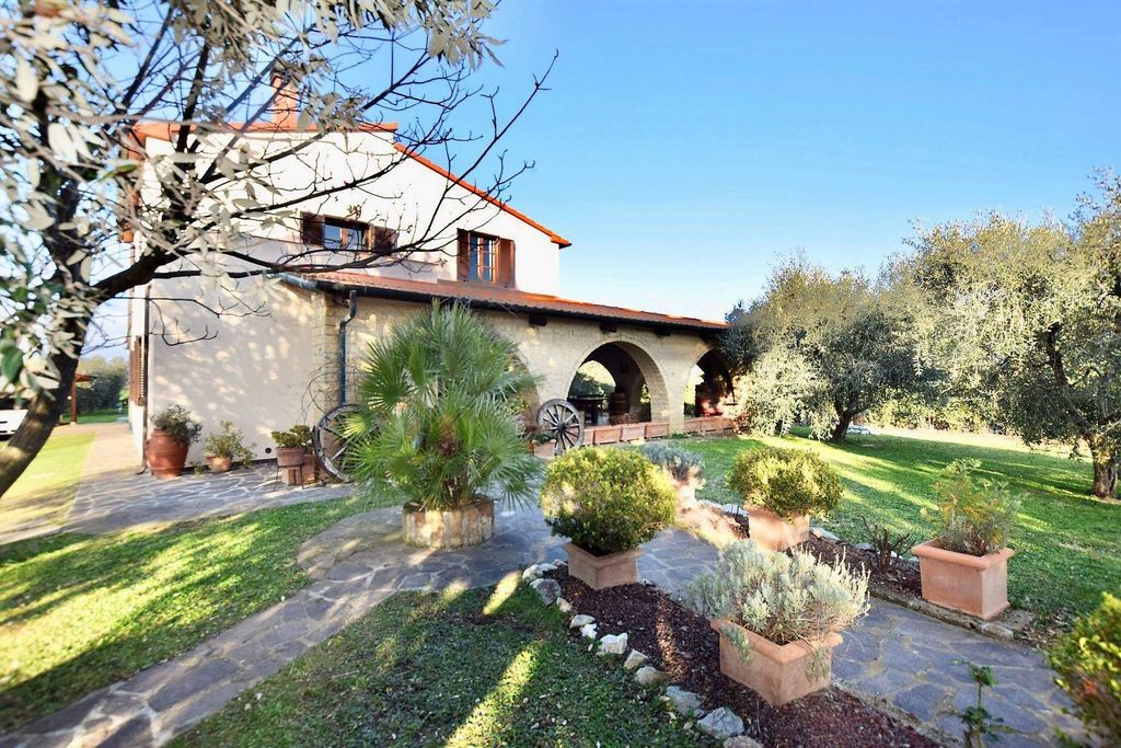 Property photo 1 of 30