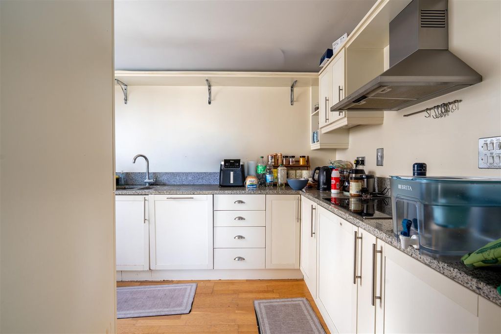 Additional image 8 of 2 bed flat to rentDale Street, Leamington Spa CV32