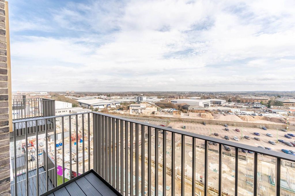 Property photo 3 of 31