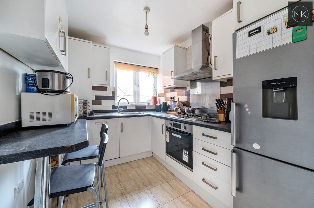 Property photo 3 of 17 3656517