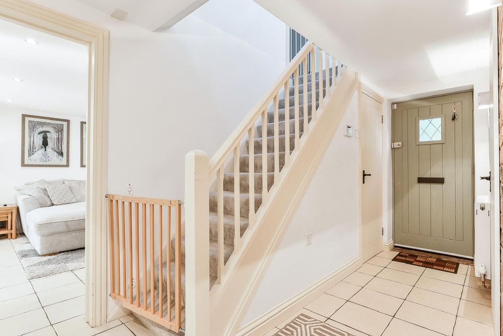 Property photo 2 of 25 Entrance Hall