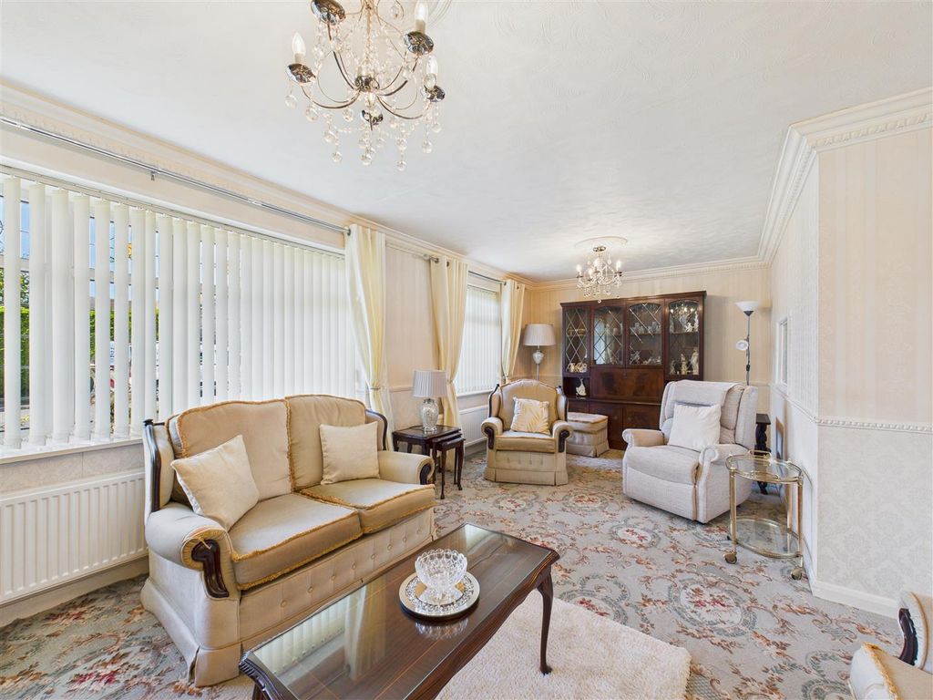 Property photo 3 of 10 'l' Shaped Living Room