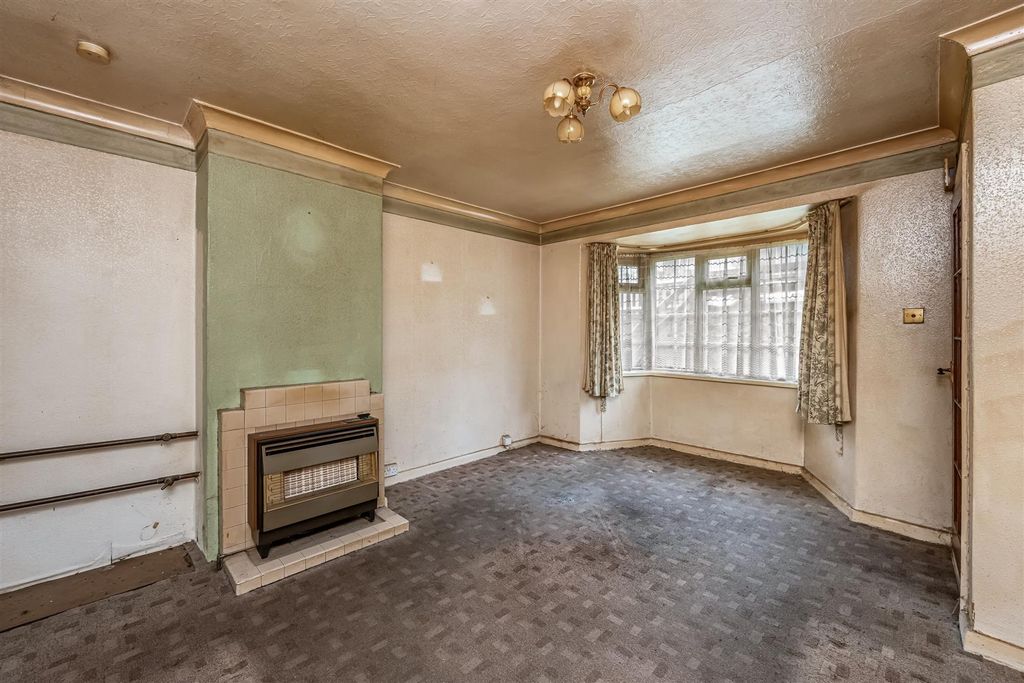 Property photo 3 of 12 Hobshrove Road, 1-002.Jpg