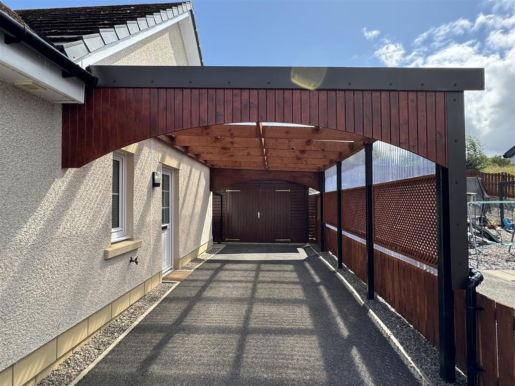 Property photo 3 of 17 Carport.Jpg