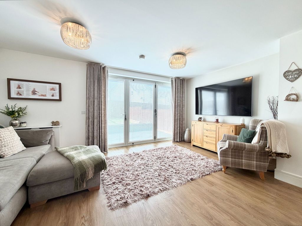 Property photo 3 of 32