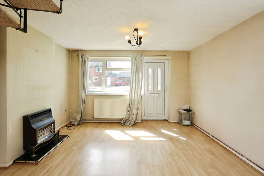 Property photo 3 of 17 Photo