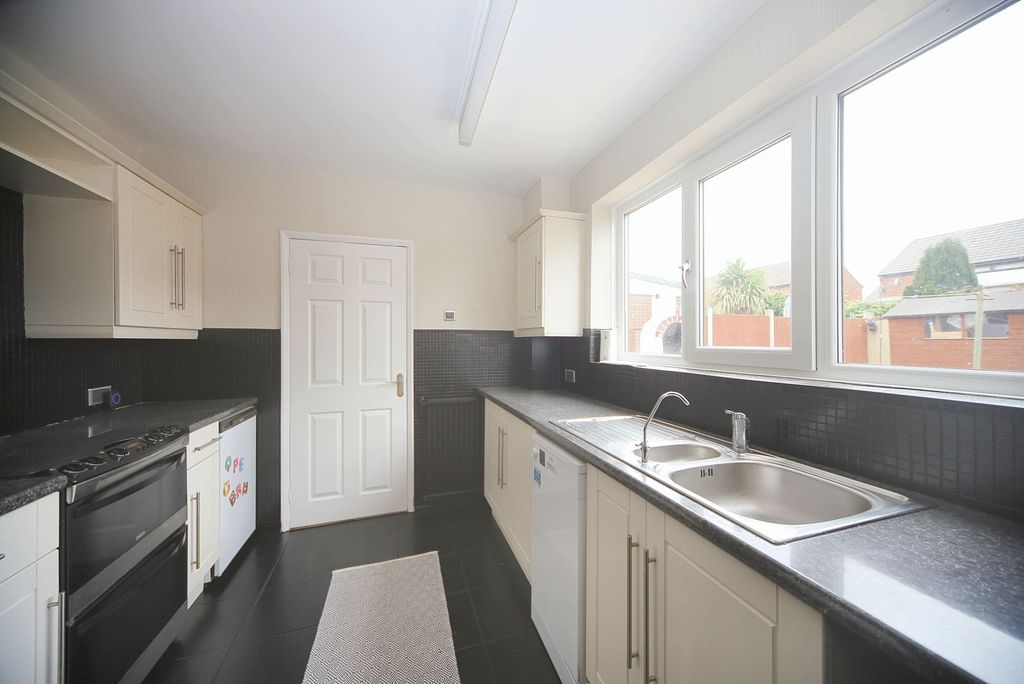 Property photo 3 of 23