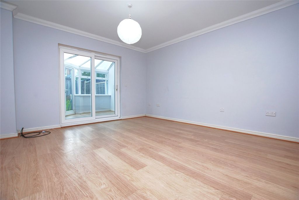 Property photo 3 of 10 Picture No. 21